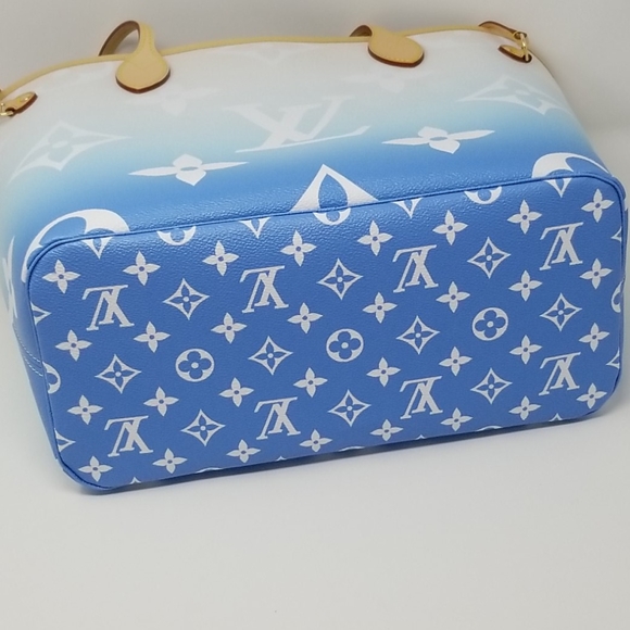 Pending Payment Plan LV By the Pool Neverfull MM - Picture 7 of 8